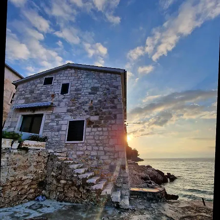 Villa Lila Hvar - Sustainable Stone Cliff House Gdinj