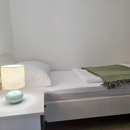 Lila Hvar - Sustainable Stone Cliff House Villa