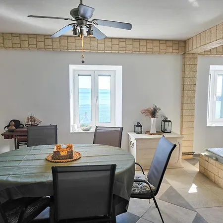 Lila Hvar - Sustainable Stone Cliff House Gdinj