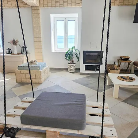 Lila Hvar - Sustainable Stone Cliff House *